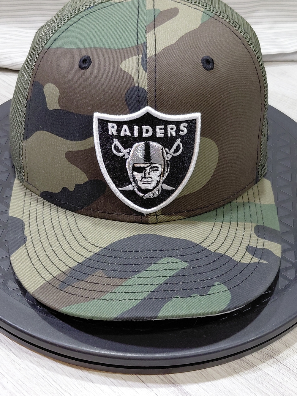 NFL Raiders Snapback New Era CAMO Mesh Truckers Hat One SIZE NEW NO TAGS